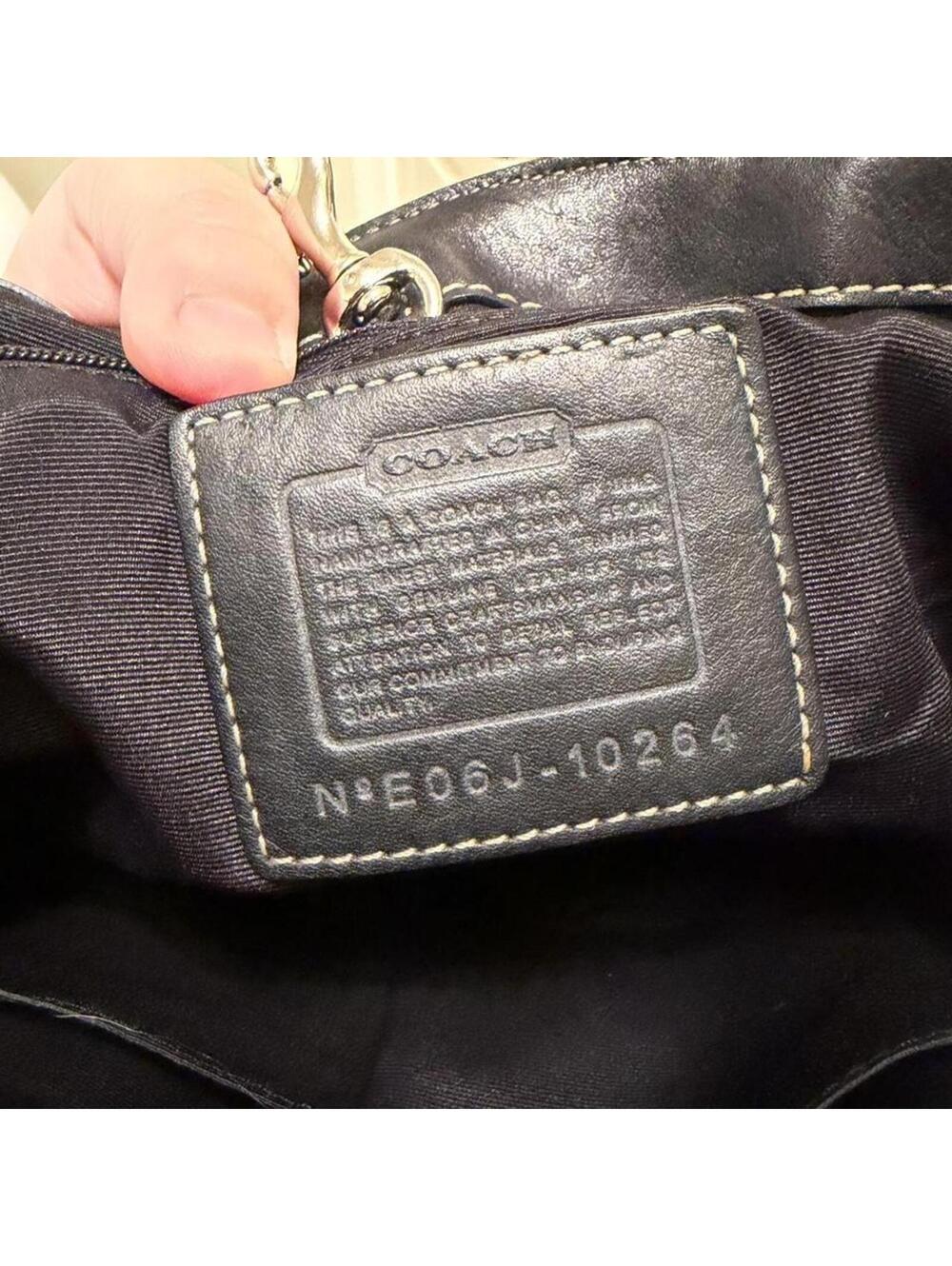 VINTAGE COACH Hampton Signature Python Tote 👜 - Picture 5 of 7